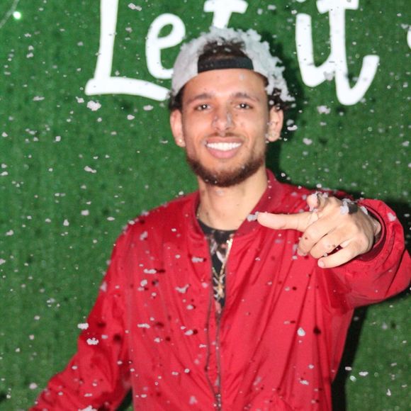 Meet your Posher, Chase - Picture 1 of 1